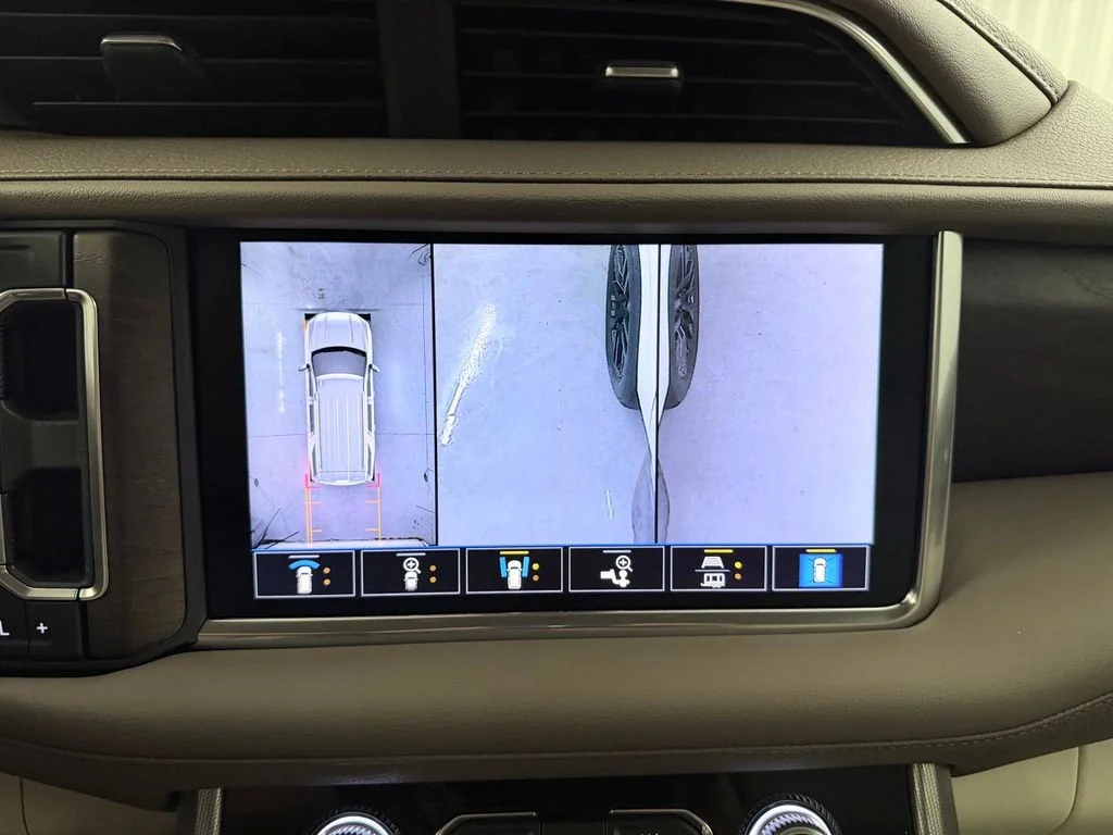 Used 2021 White Frost GMC Denali image 19