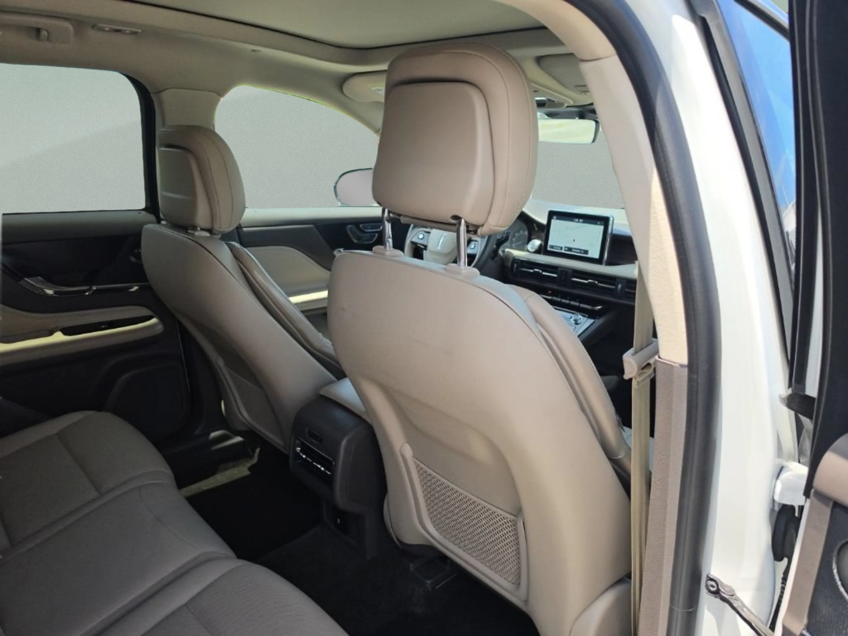 Used 2020 White Lincoln Reserve image 24