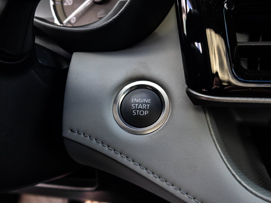 New 2026 Wind Chill Pearl <sup>1</sup> Toyota  XLE image 31