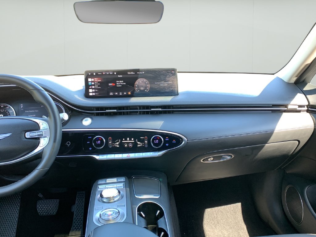 2023 GENESIS GV70 Standard - Photo 19