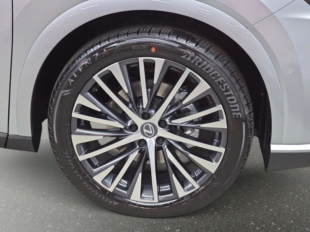 New 2026 Iridium Lexus PREMIUM PLUS image 30