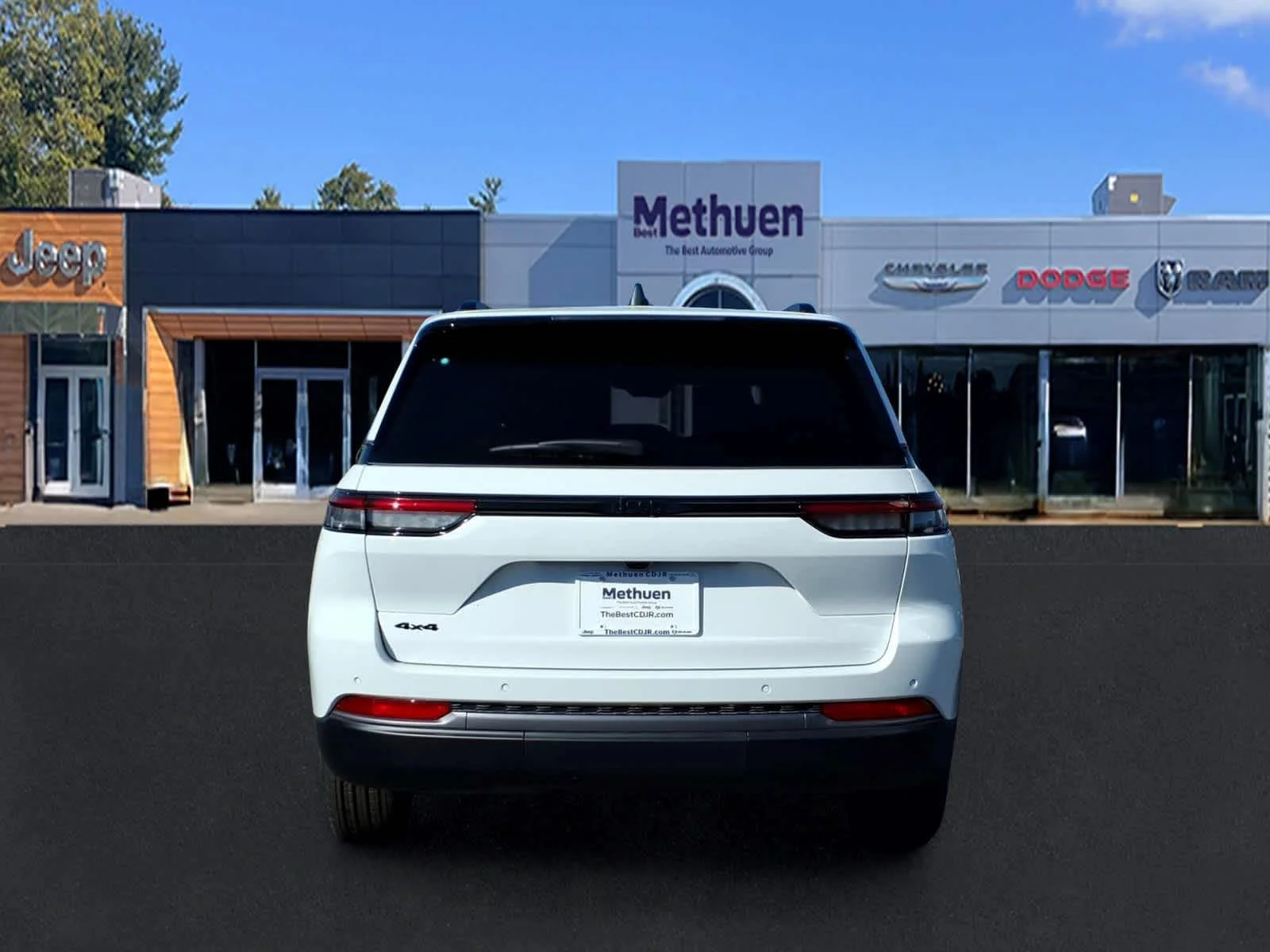 New 2026 Bright White Clearcoat Jeep Laredo Altitude image 5