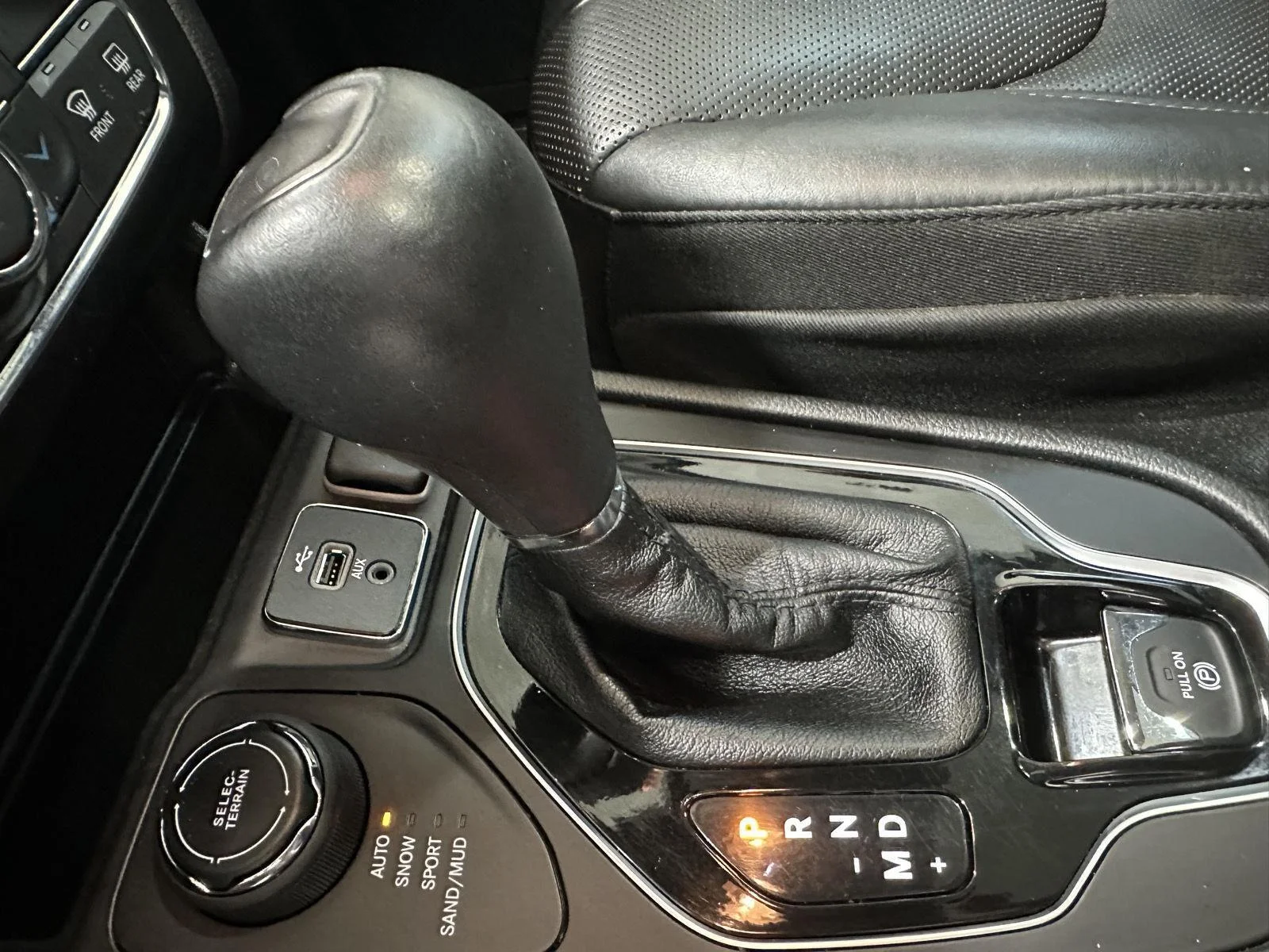 Used 2019 Bright White Clearcoat Jeep Limited image 14