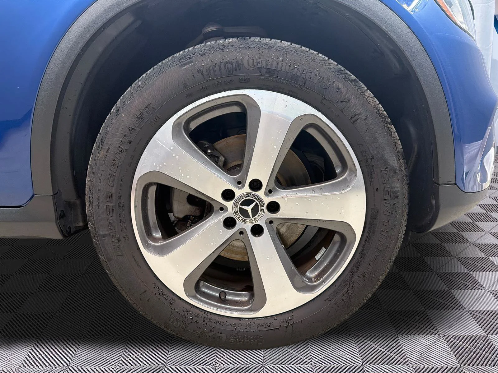 Certified Used 2022 Blue Mercedes-Benz GLC 300 image 2