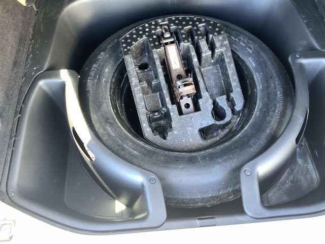 Used 2015 Brilliant Black Crystal Pearlcoat Jeep Limited image 12