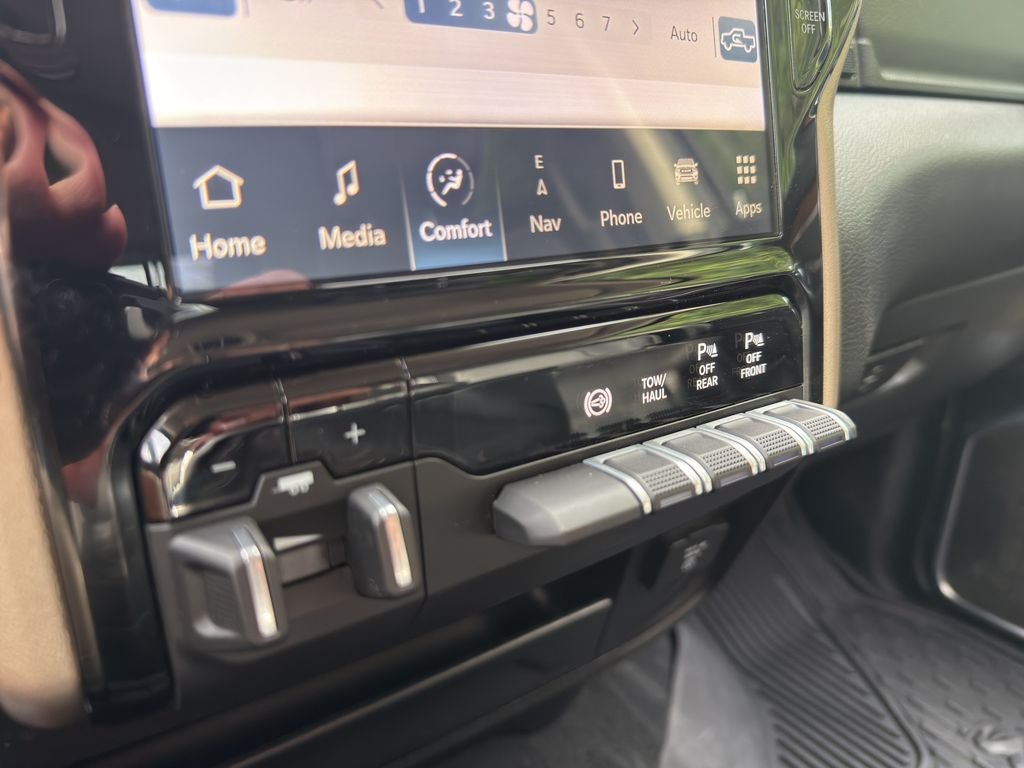 Used 2024 Granite Crystal Metallic Clearcoat Ram Laramie image 21