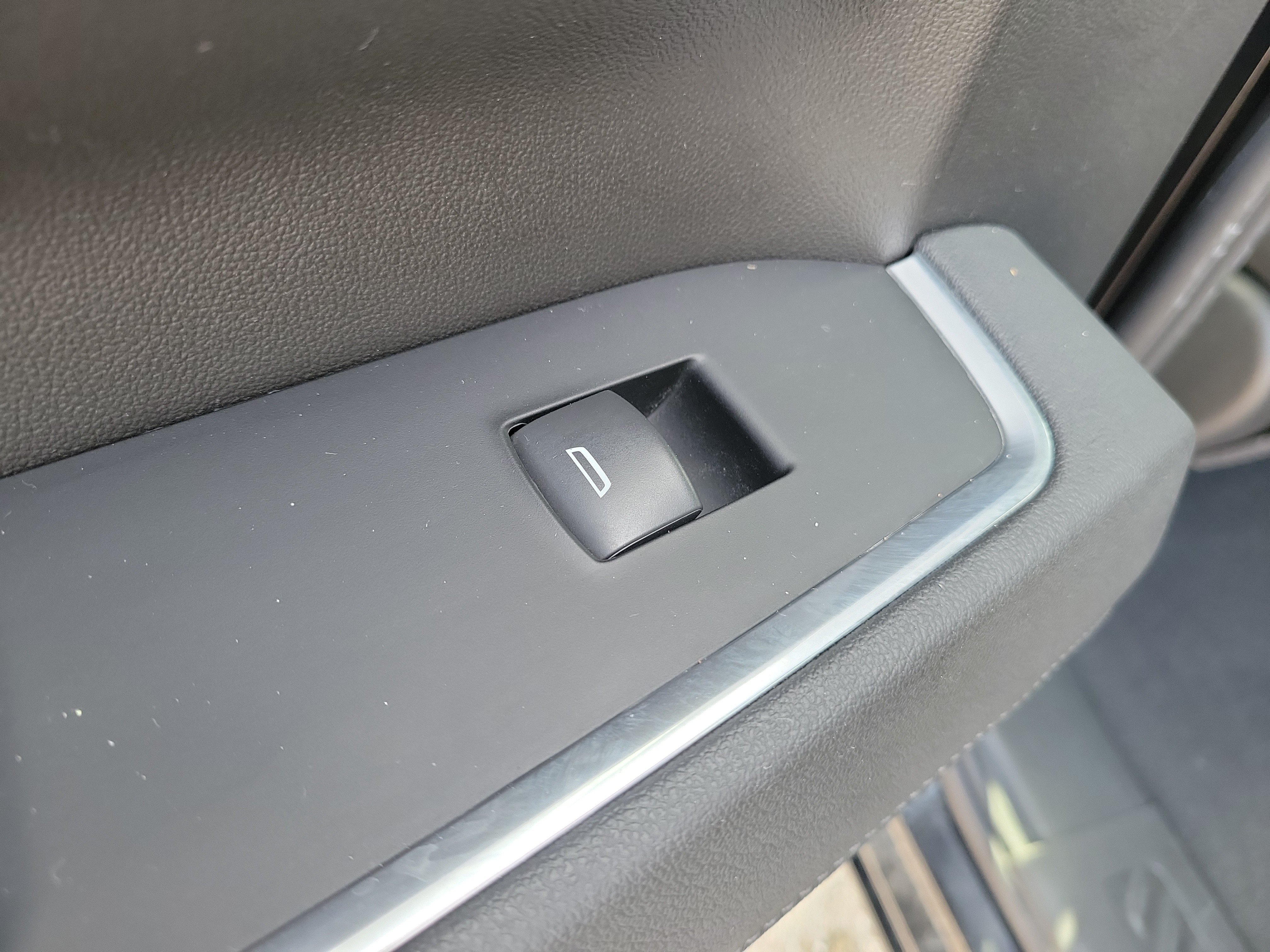 Certified Used 2026 Onyx Black GMC SLT image 16