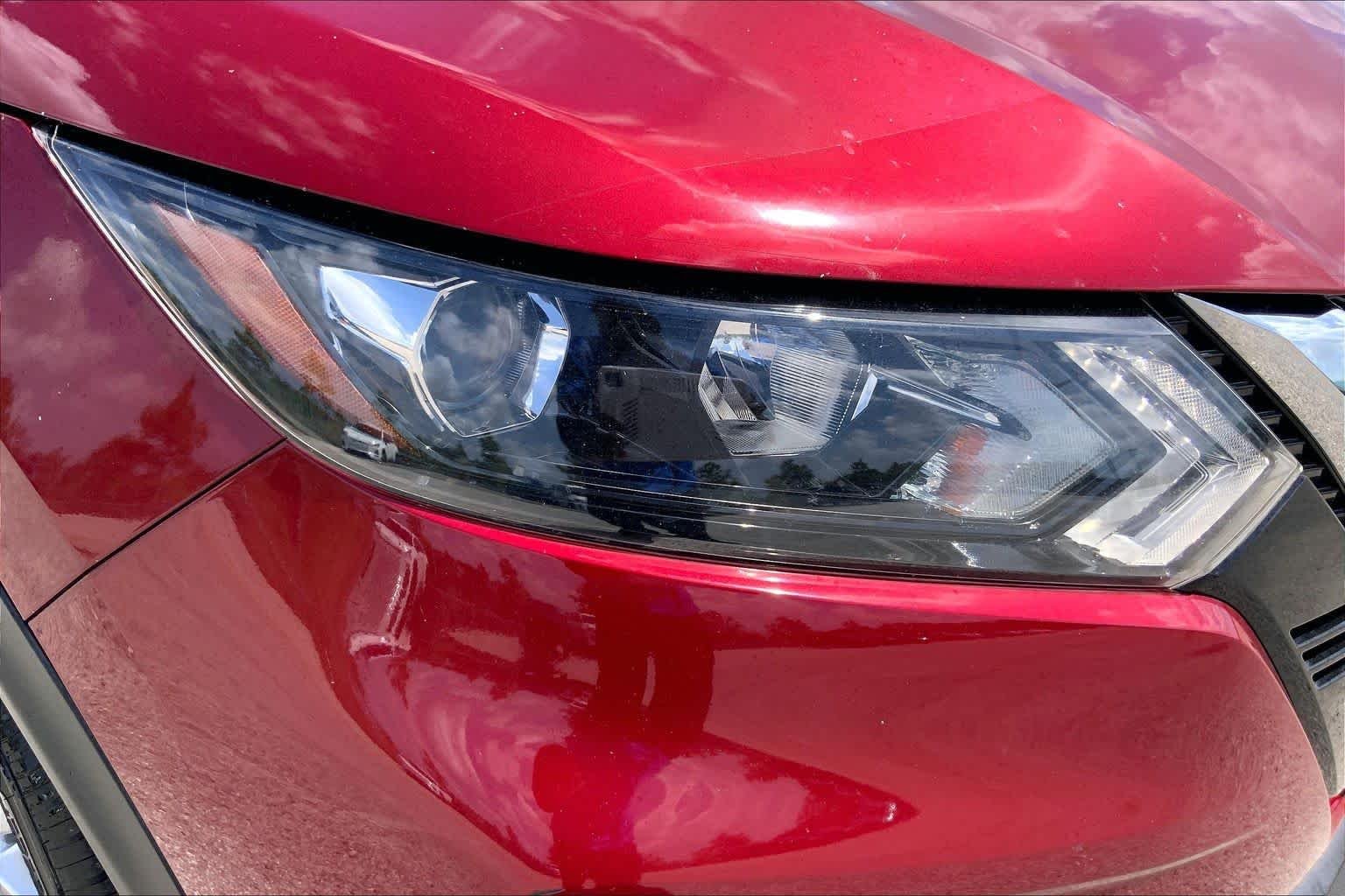 Used 2020 Scarlet Ember Tintcoat Nissan SV image 27