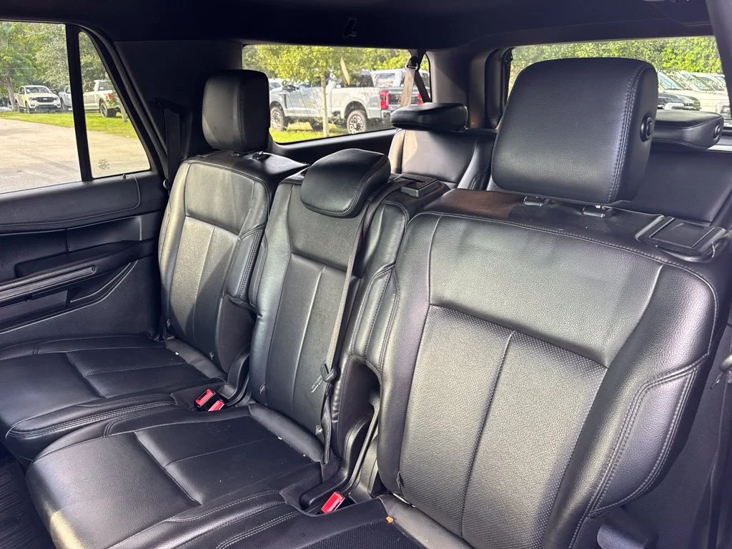 Used 2019 White Platinum Ford XLT image 11