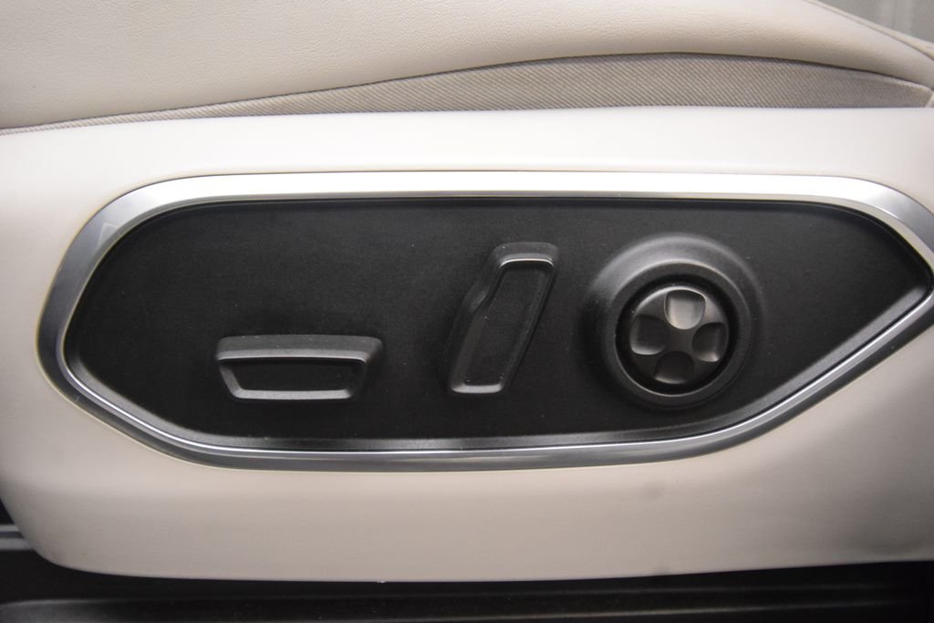 Used 2023 Red Jeep Series III image 22