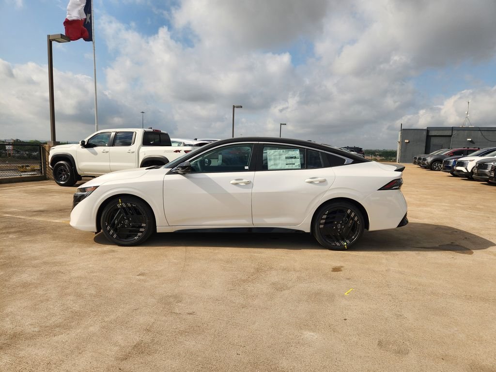 New 2026 Aspen White TriCoat / Super Black Two-tone Nissan SR image 4