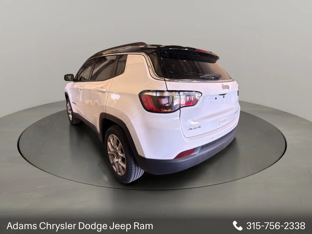 Used 2025 White Jeep Limited image 4