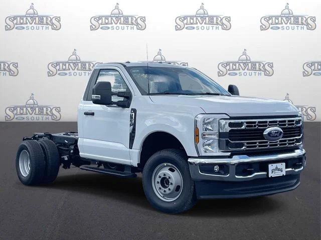 2026 Ford F-350 Super Duty Chassis Cab XL
