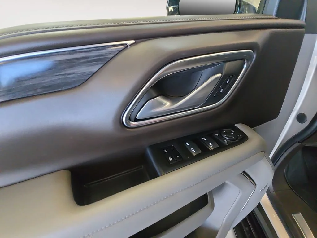 Certified Used 2022 Pearl Beige Metallic GMC SLT image 14