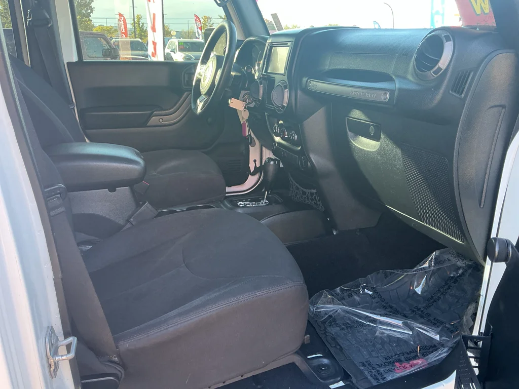 Used 2017 Bright White Clearcoat Jeep Sport image 11