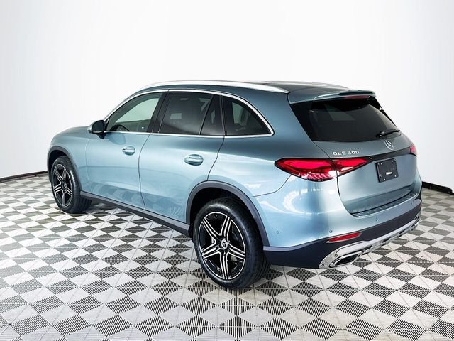 New 2026 Verde Silver Metallic Mercedes-Benz GLC 300 image 5