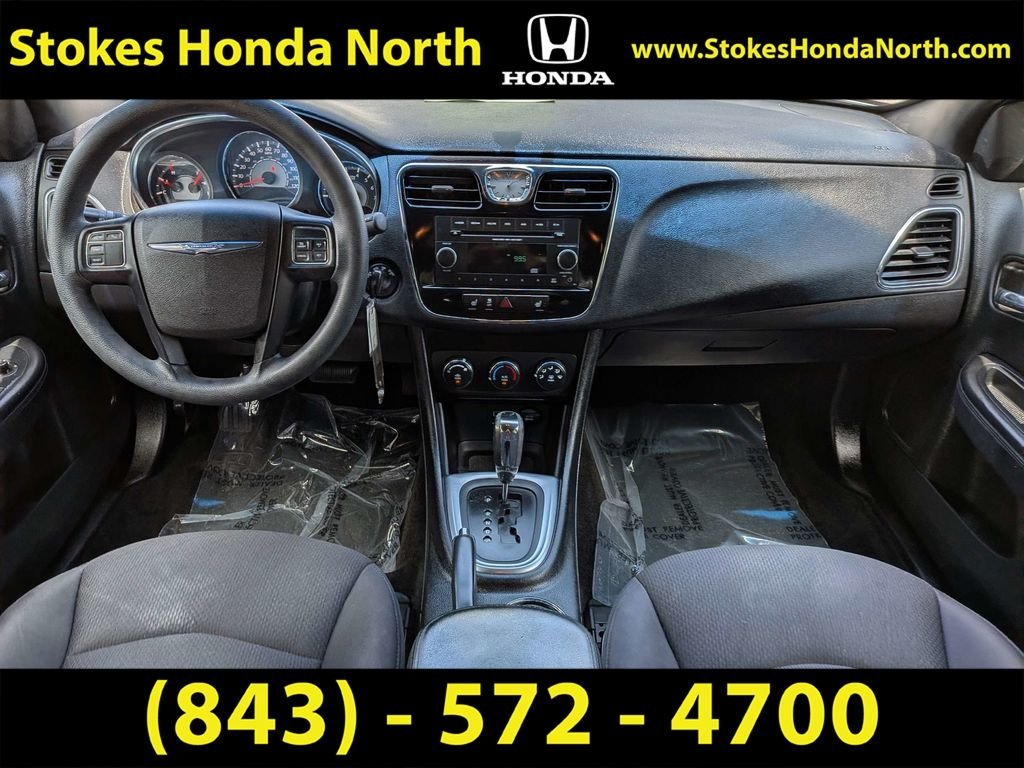 Used 2014 Red Chrysler LX image 17