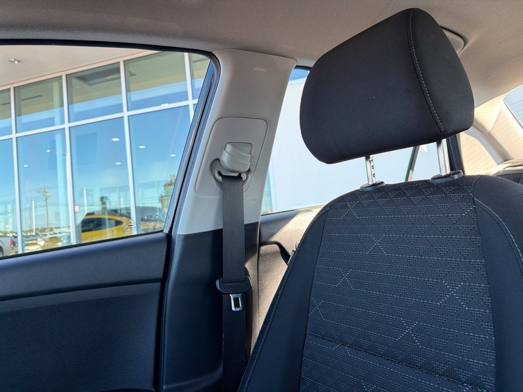 Used 2019 Black Kia S image 24