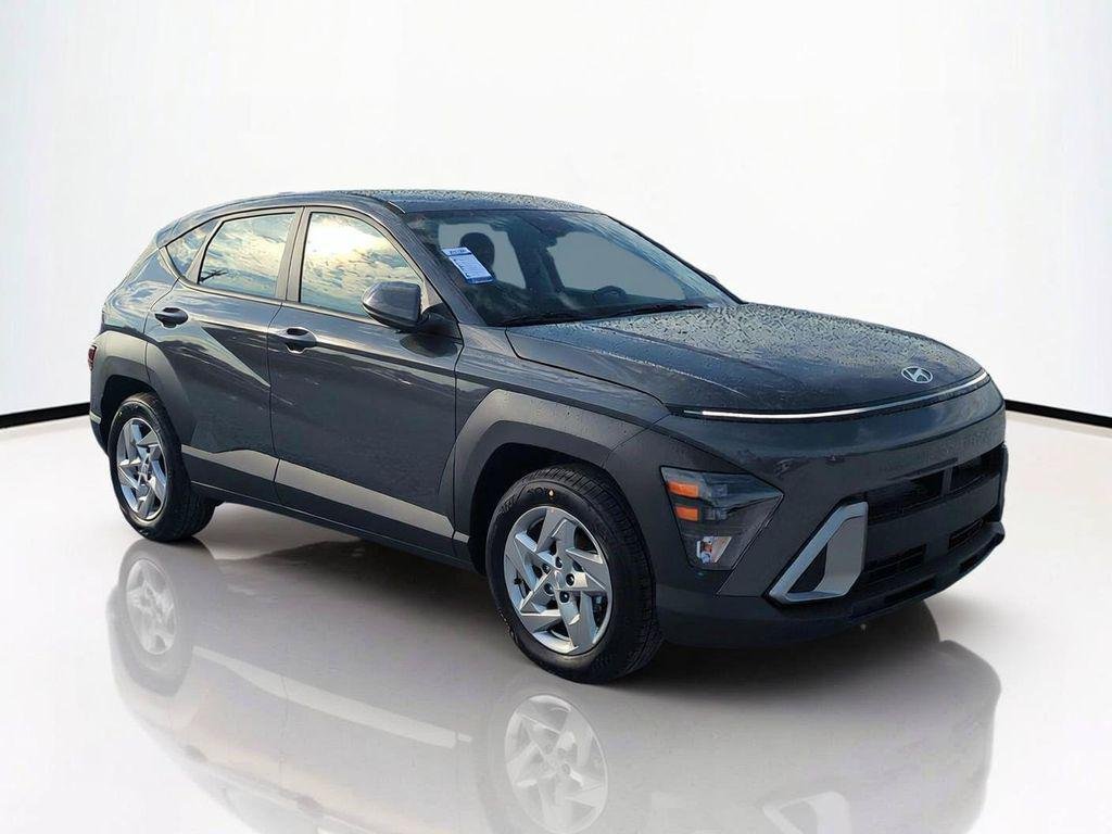 New 2027 Gray Hyundai SE FWD image 2