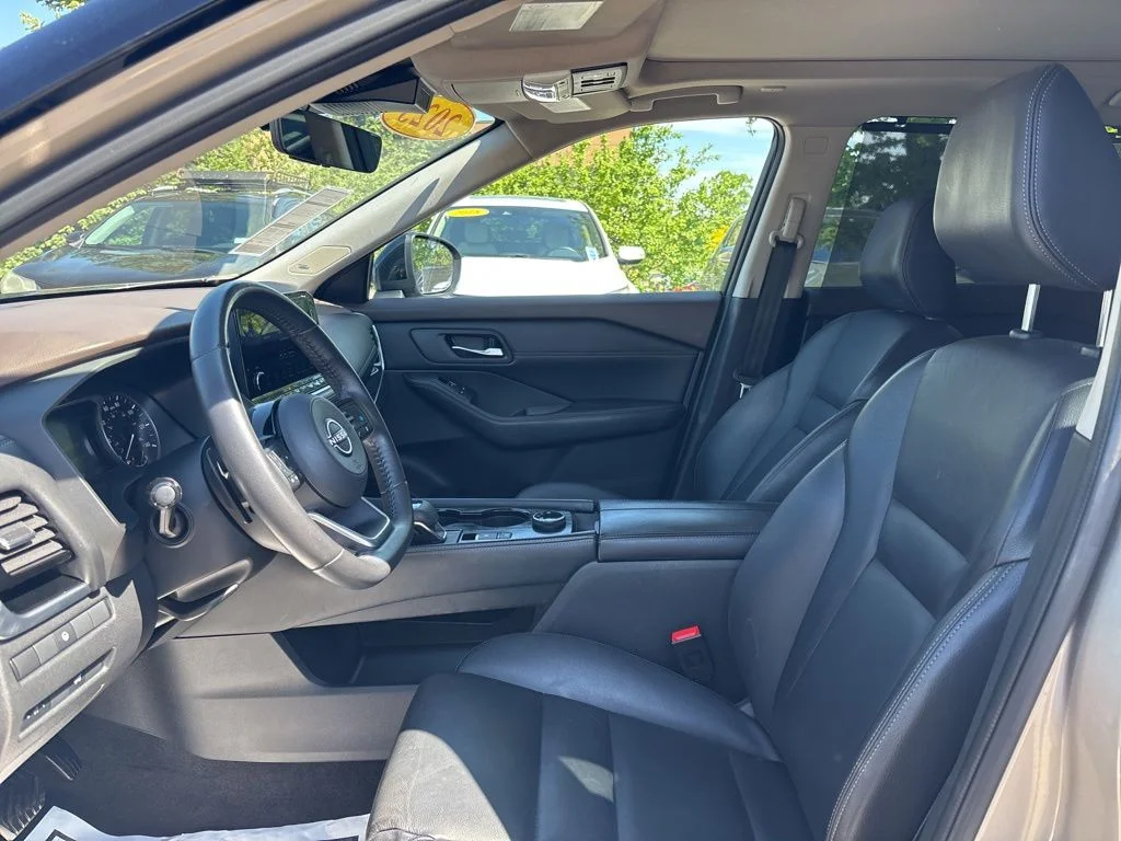 Used 2023 Gold Nissan SL image 14