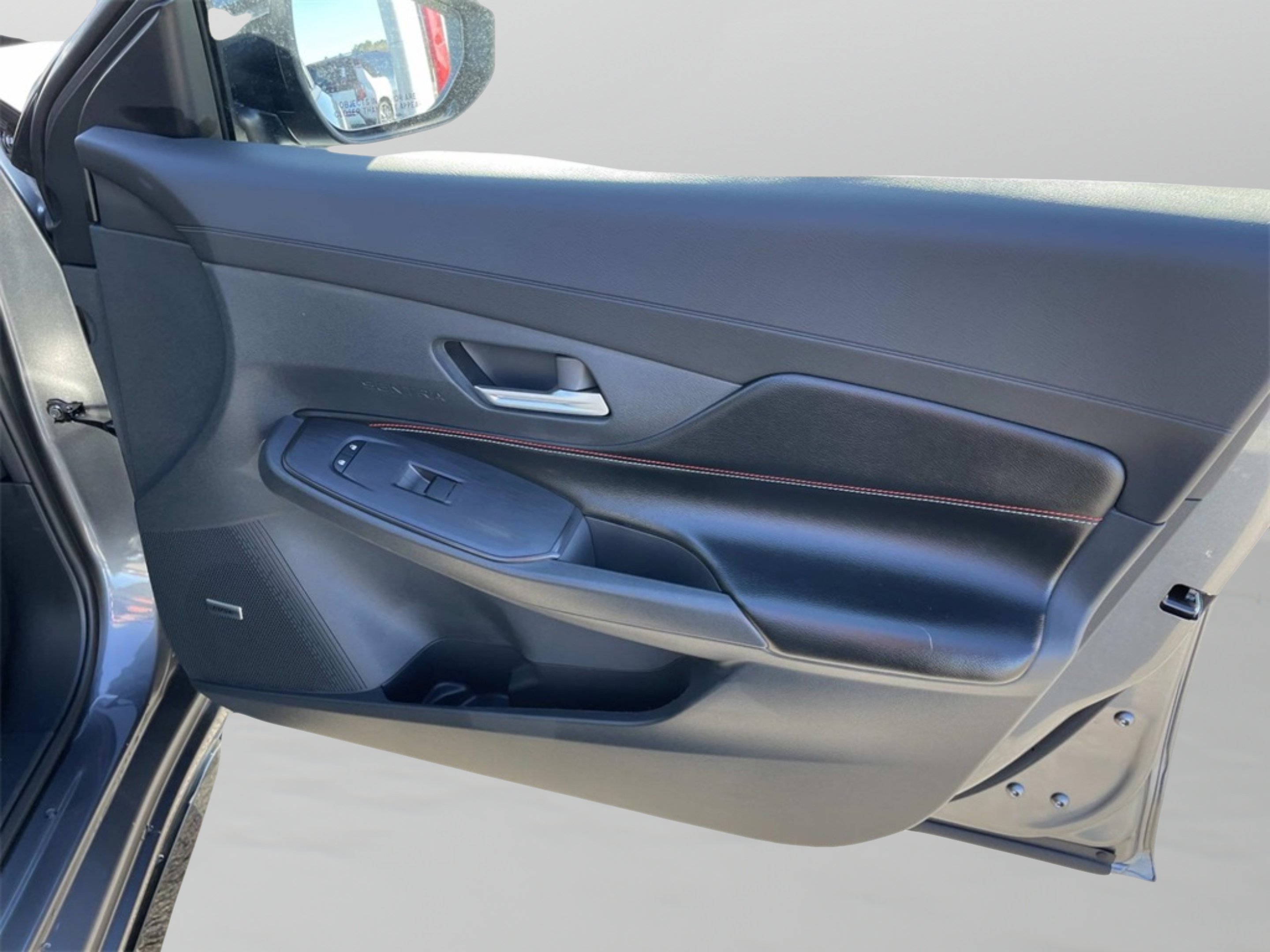 2026 Nissan Sentra SR - Photo 13