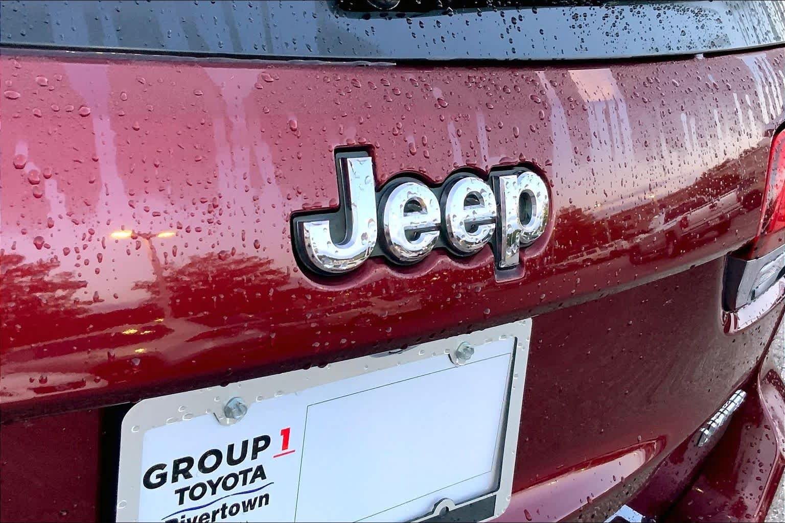 Used 2021 Velvet Red Pearlcoat Jeep Limited image 28