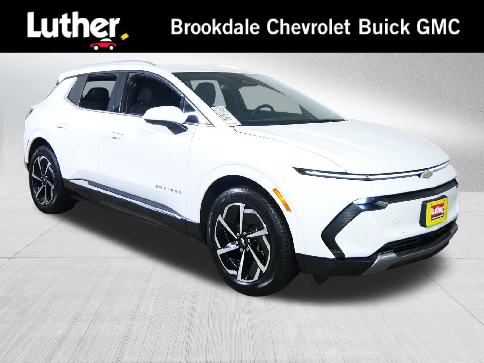 Used 2024 Summit White Chevrolet 2LT image 1