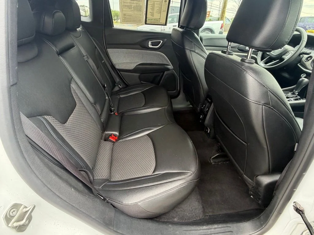 Used 2024 White Jeep Latitude image 47