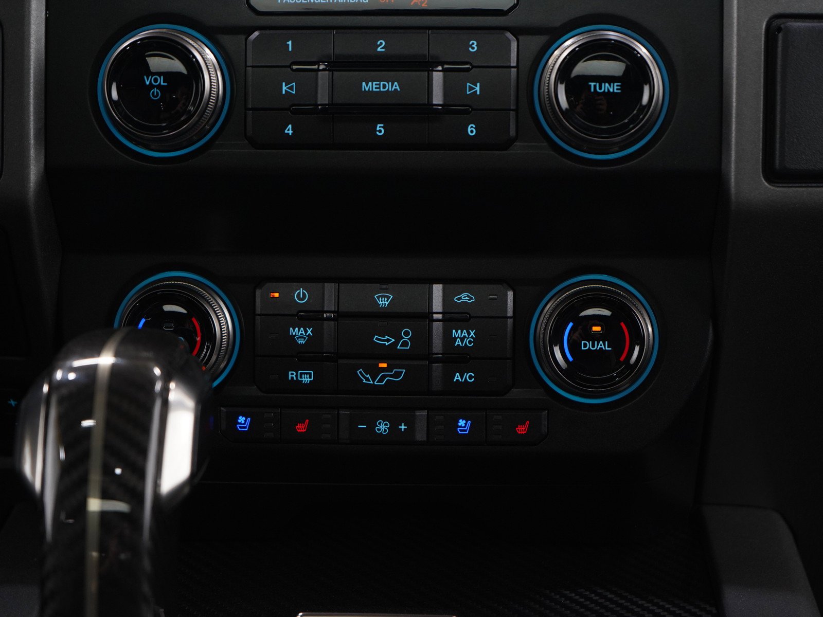 Used 2019 Magnetic Ford Raptor image 19