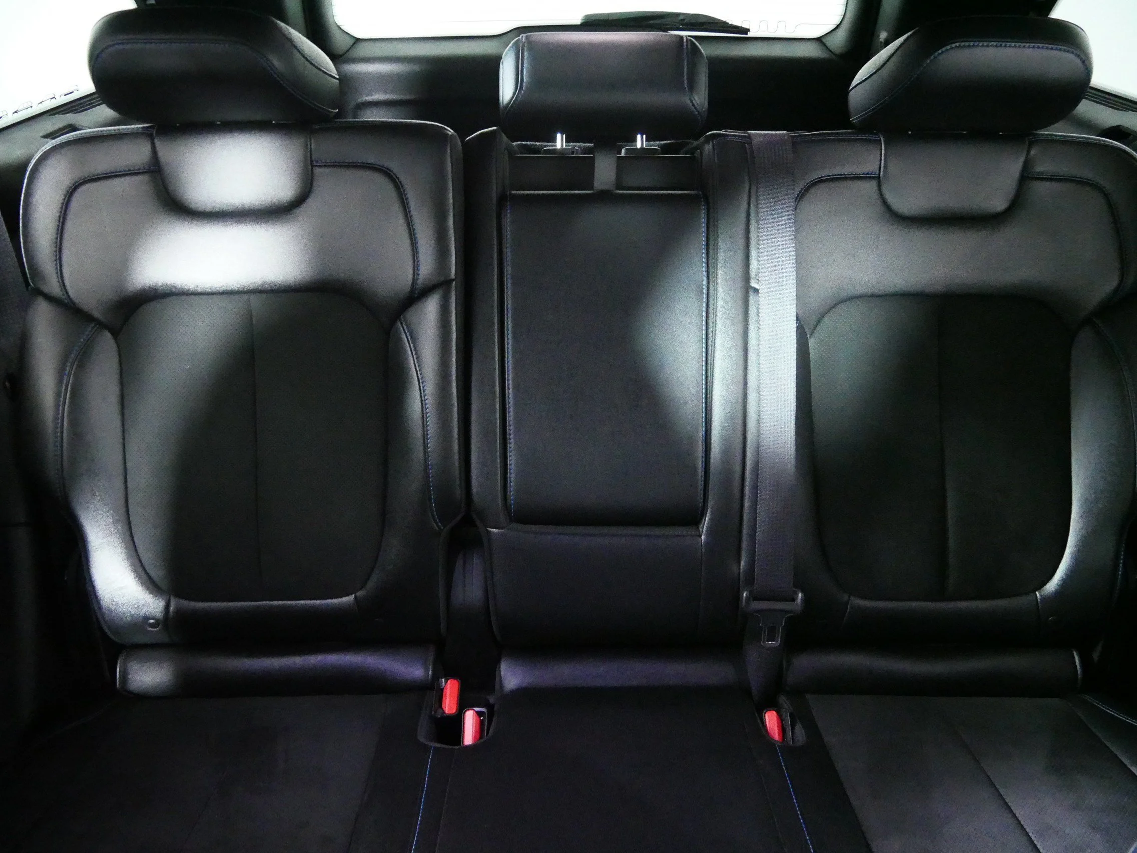 Used 2022 Bright White Clearcoat Jeep Trailhawk image 13