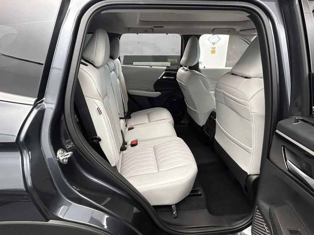 New 2026 Gray Mitsubishi SEL image 35