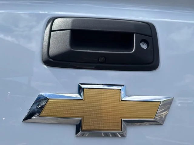 Used 2019 SUMMIT WHITE Chevrolet LT image 19