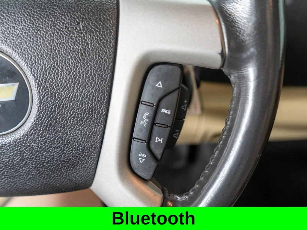Used 2009 White Chevrolet Work Truck image 16