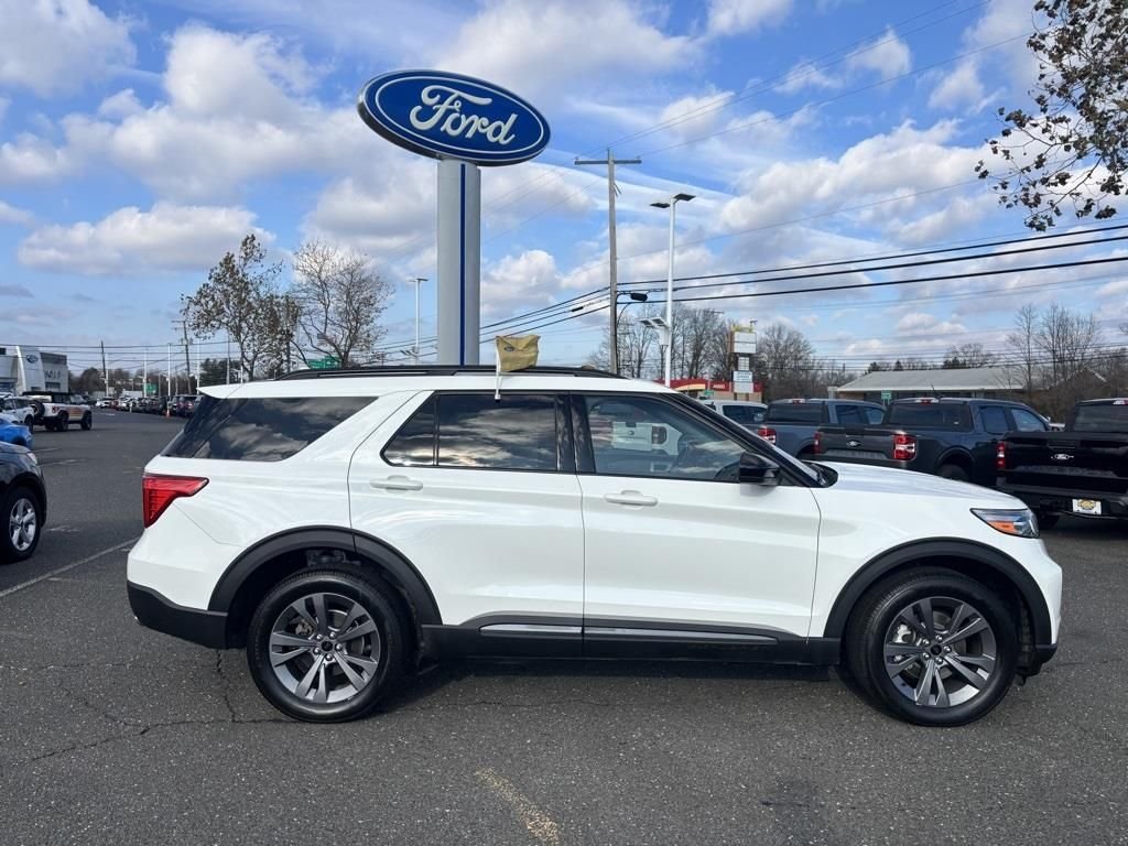 Certified Used 2022 White Metallic Ford XLT image 10