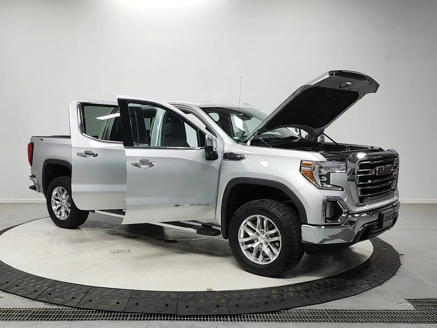 Used 2021 Quicksilver Metallic GMC SLT image 9
