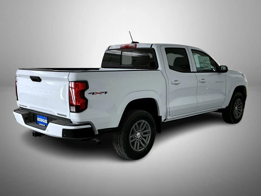 New 2026 Summit White Chevrolet LT image 5