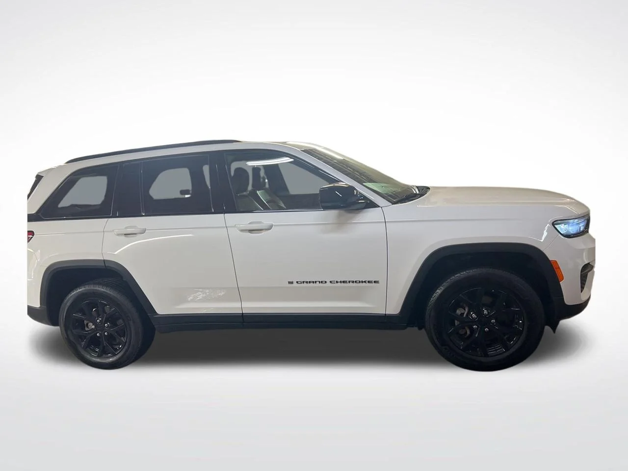Used 2024 White Jeep Altitude X image 7