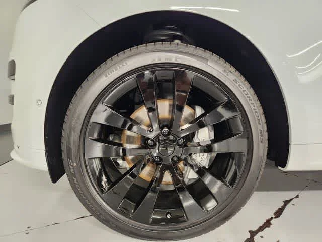 New 2026 Fuji White Land Rover Dynamic SE - P400 image 12