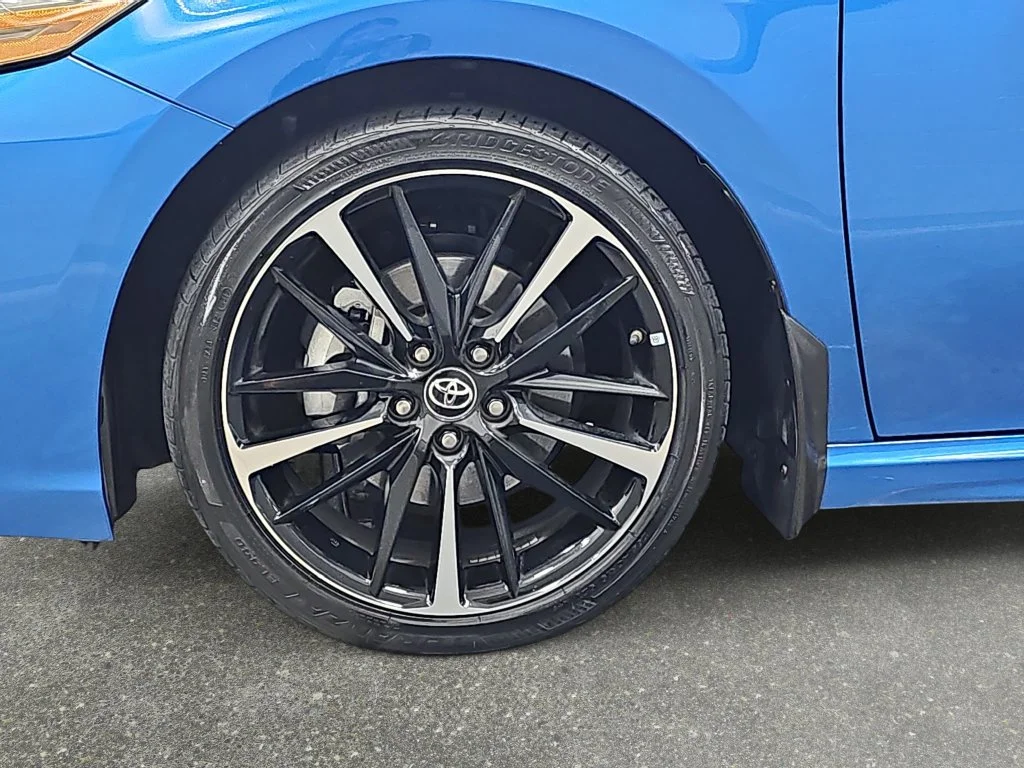Used 2018 Blue Toyota XSE image 34