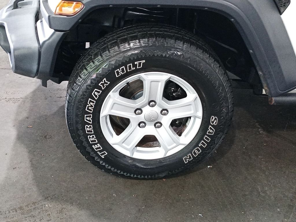 Used 2020 White Jeep Unlimited Sport S image 14