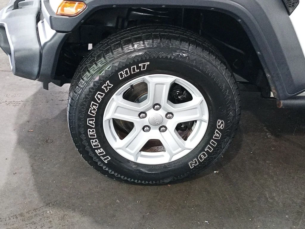 Used 2020 White Jeep Unlimited Sport S image 14