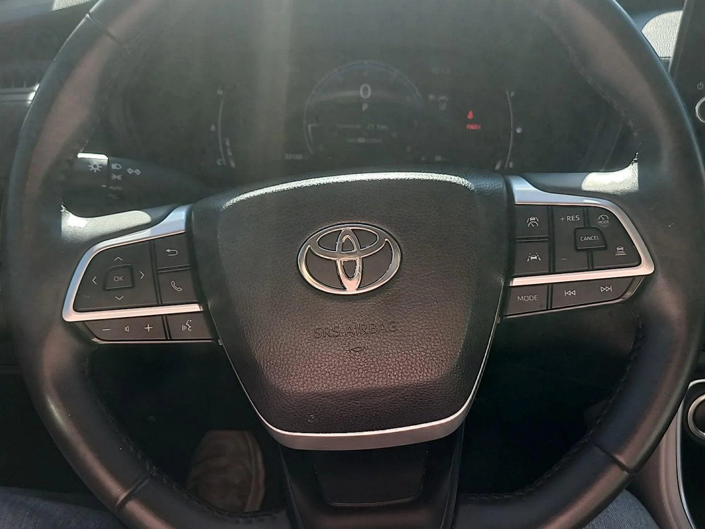 Used 2024 Ruby Flare Pearl Toyota XLE image 5