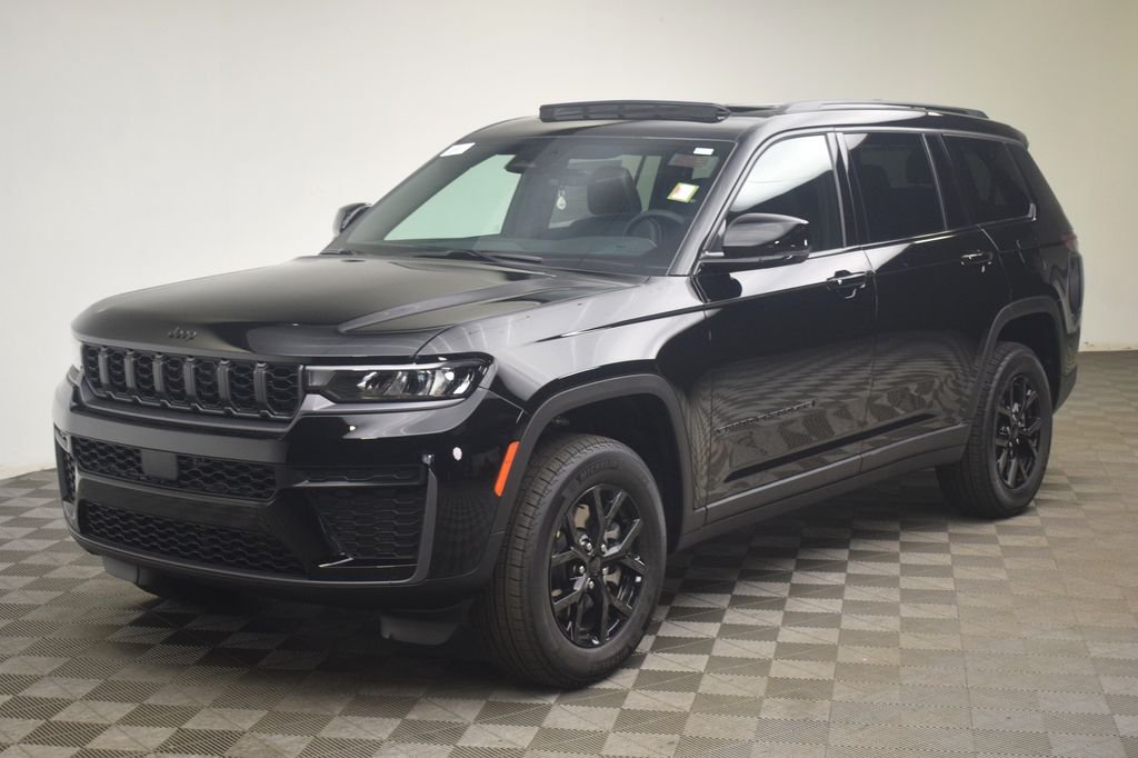 New 2026 Diamond Black Crystal Pearl-Coat Exterior Paint Jeep Altitude image 15