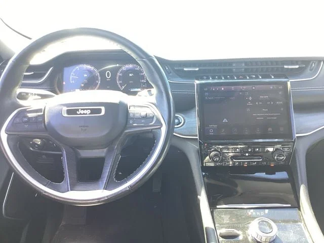 Used 2021 Diamond Black Jeep Limited image 9