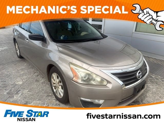 Used 2014 Beige Nissan 2.5 S image 1