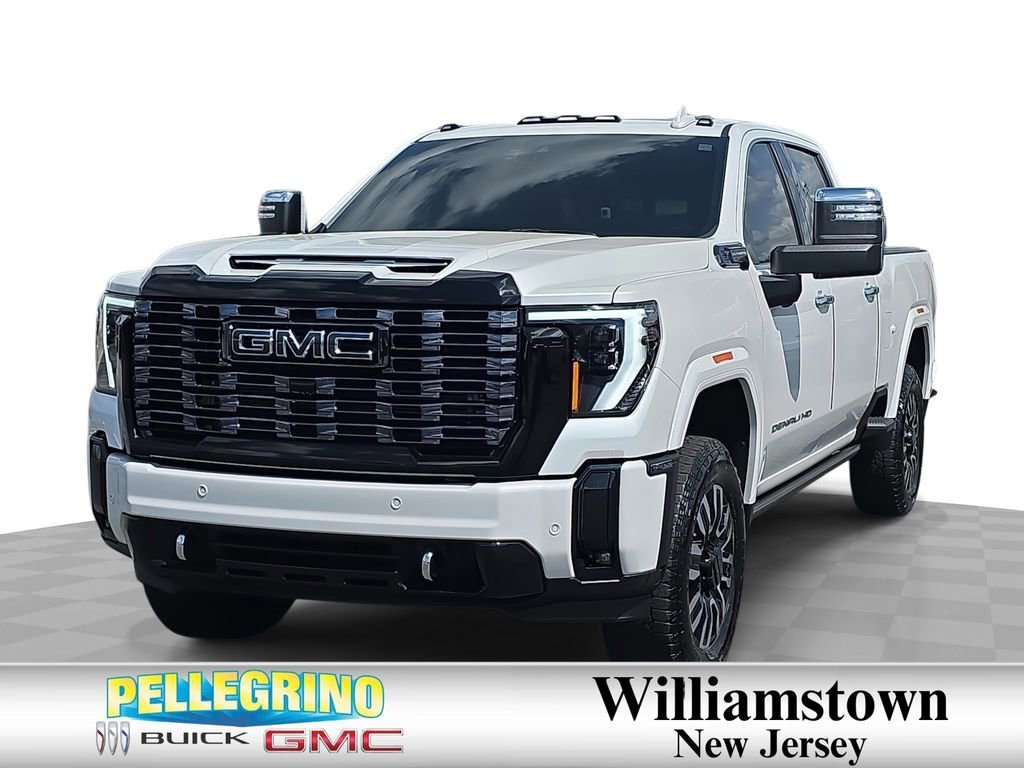 White Frost Tricoat 2025 GMC Sierra 2500HD Denali Ultimate Crew Cab 4WD Pickup Truck Four-Wheel Drive