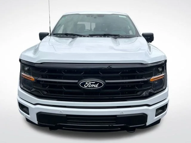 New 2026 Oxford White Ford XLT image 8