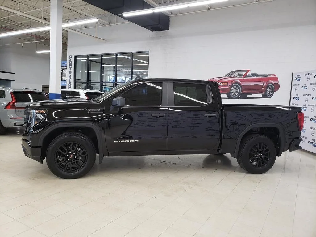 Used 2024 Onyx Black GMC Pro image 4