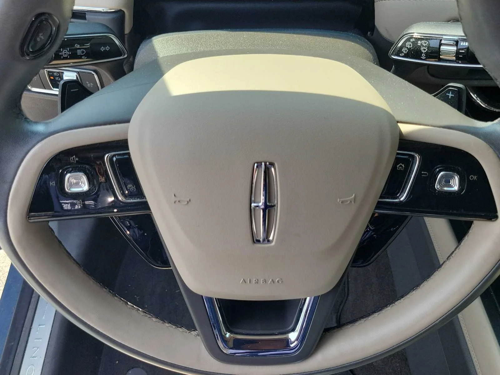 Used 2023 Vapor Blue Lincoln Reserve image 18