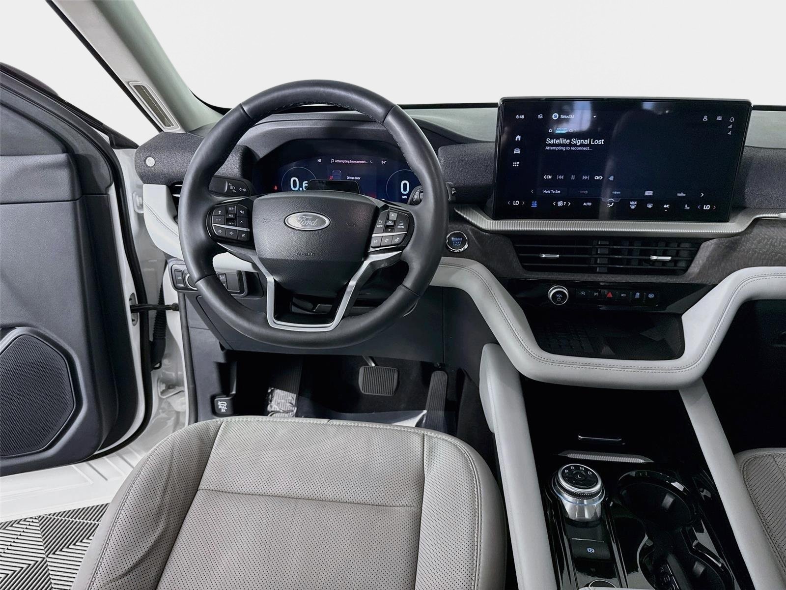 Used 2025 White Metallic Ford Platinum image 25